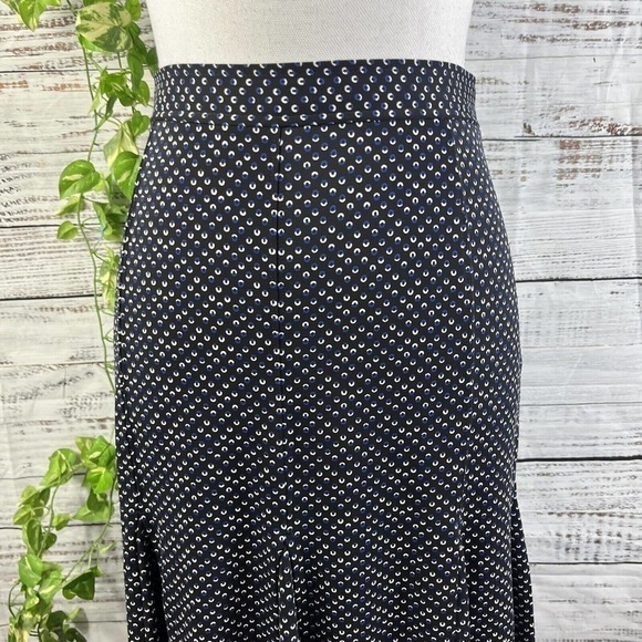 Talbots Skirt 8 Navy Blue Polka Dots Knee Flared A Line Slinky Stretch Modest - Picture 3 of 8